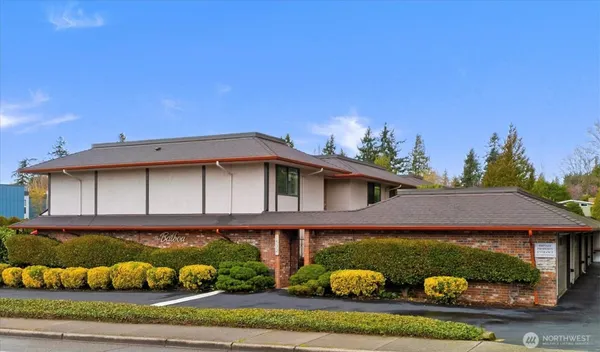 $727,000 | 1532 Northwest 195th Street, Unit 1, Shoreline, WA 98177