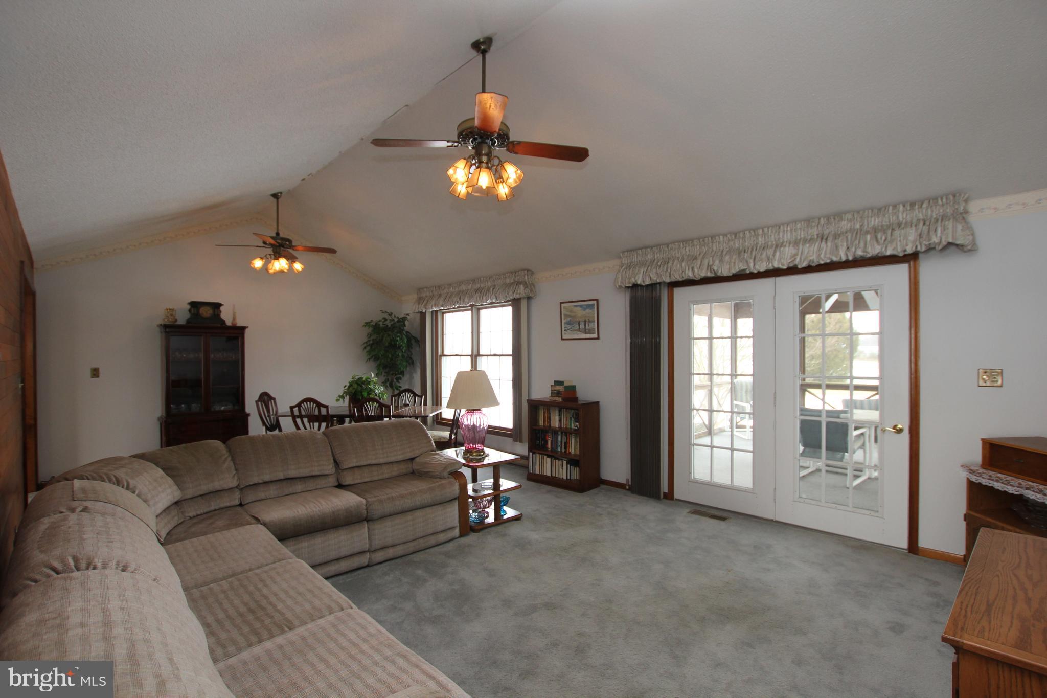 11429 Taylor Mill Road Laurel, DE 19956 - Photo 3 of 20 Living Room/Dining Area