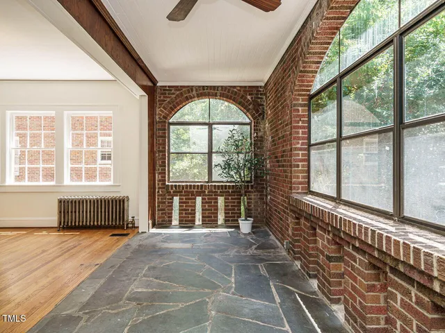 $1,100,000 | 907 West Johnson Street, Raleigh, NC 27605