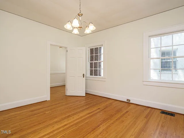 $1,100,000 | 907 West Johnson Street, Raleigh, NC 27605