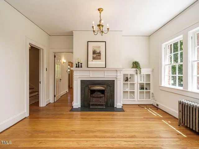 $1,100,000 | 907 West Johnson Street, Raleigh, NC 27605