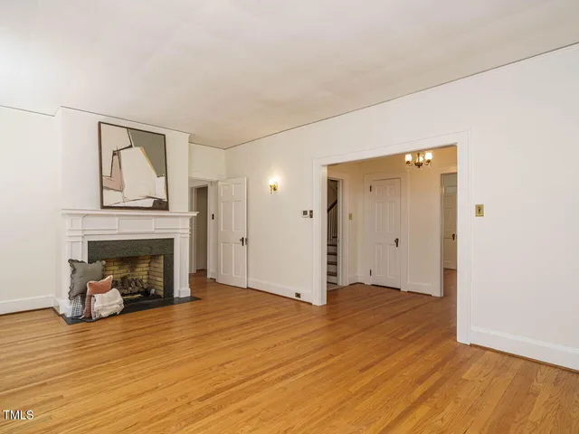 $1,100,000 | 907 West Johnson Street, Raleigh, NC 27605