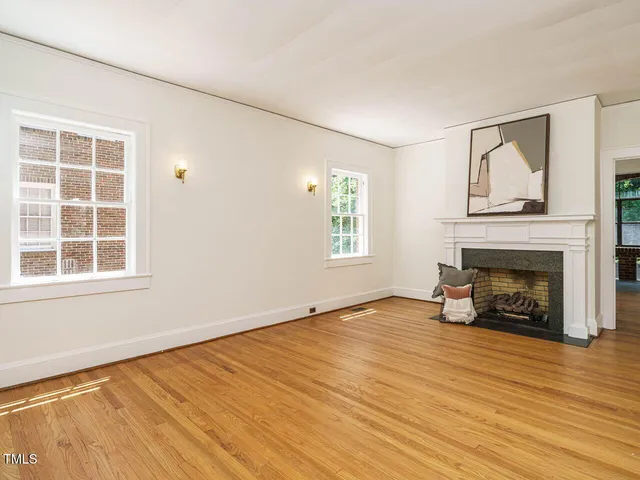 $1,100,000 | 907 West Johnson Street, Raleigh, NC 27605