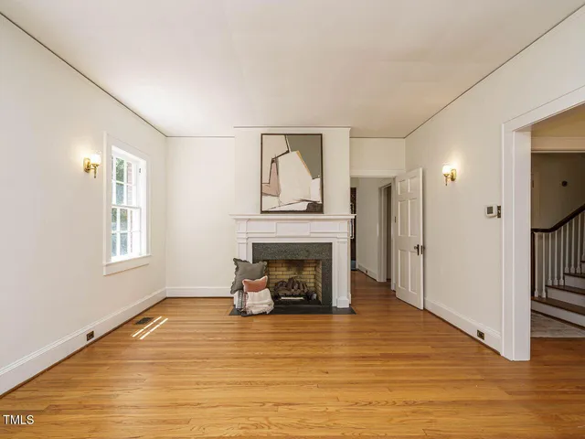 $1,100,000 | 907 West Johnson Street, Raleigh, NC 27605