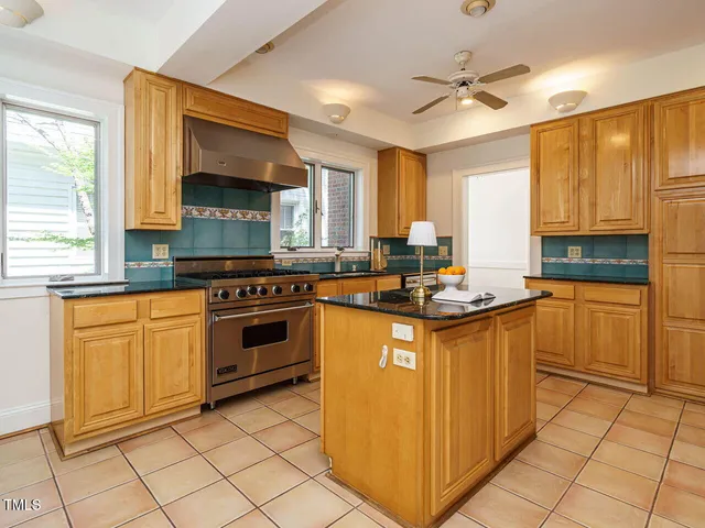 $1,100,000 | 907 West Johnson Street, Raleigh, NC 27605