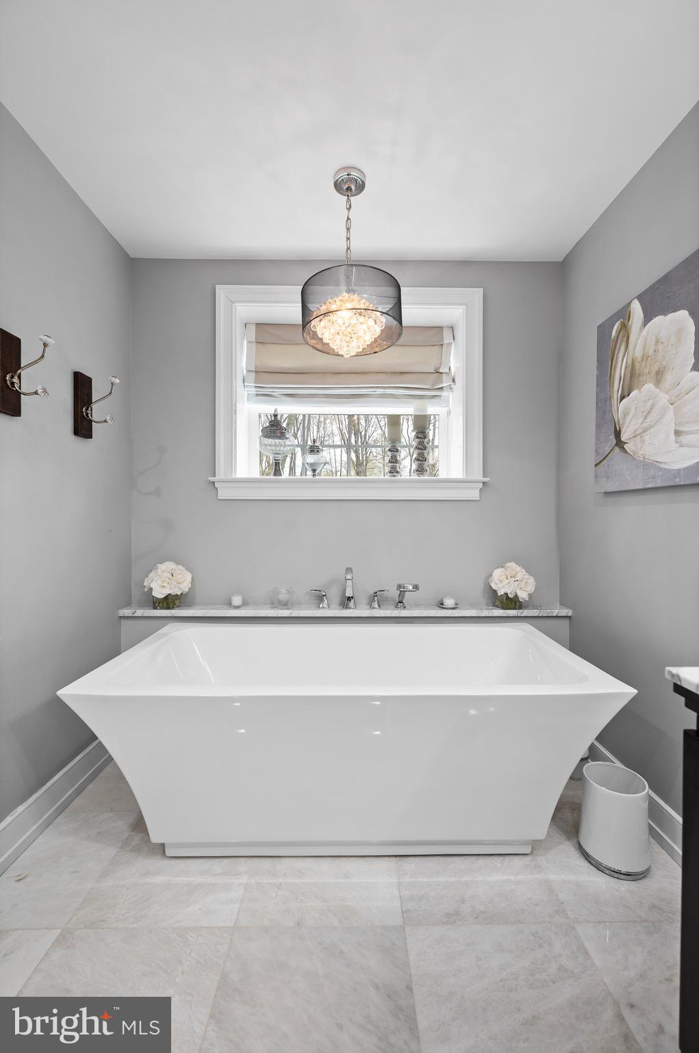 13 Laurel Circle Malvern, PA 19355 - Photo 30 of 84 Luxurious Oversized Tub in Master Bath