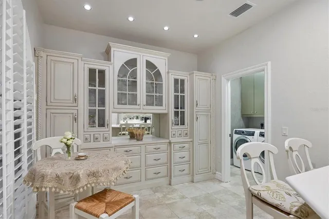 $5,800 | 7261 Villa D Este Drive, Sarasota, FL 34238