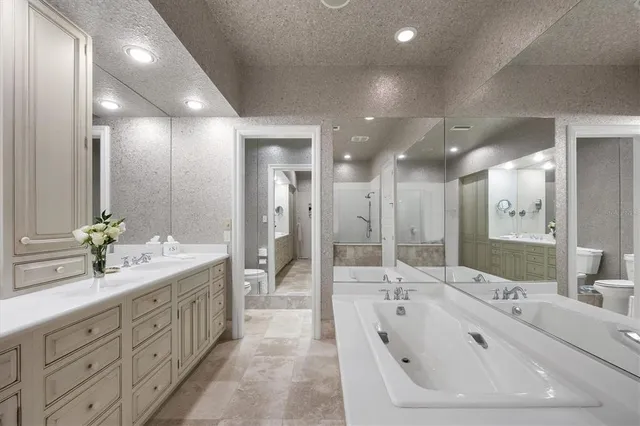 $5,800 | 7261 Villa D Este Drive, Sarasota, FL 34238