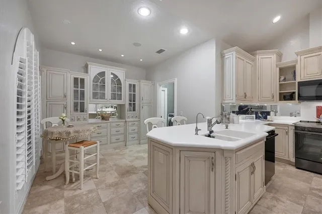 $5,800 | 7261 Villa D Este Drive, Sarasota, FL 34238