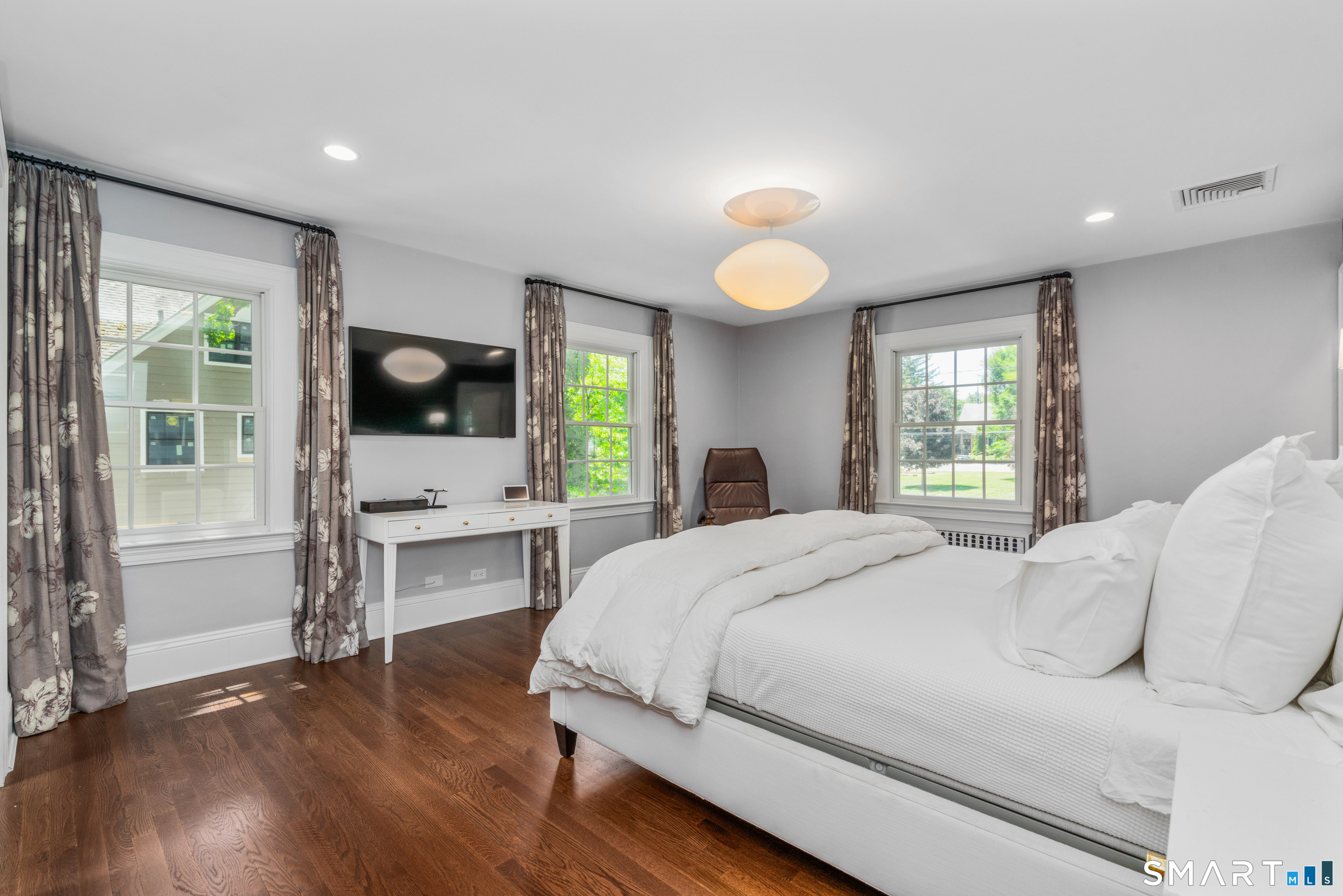 22 Ridgewood Road West Hartford, CT 06107 - Photo 23 of 35