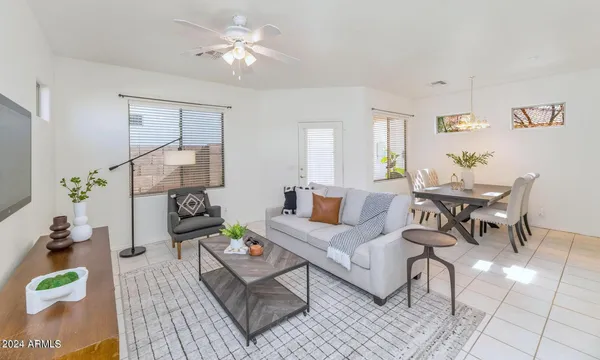 $1,950 | 3541 West Marconi Avenue, Phoenix, AZ 85053