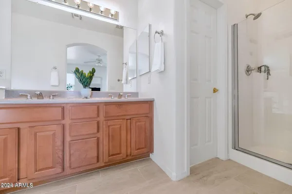 $1,950 | 3541 West Marconi Avenue, Phoenix, AZ 85053