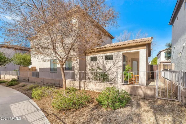 $1,950 | 3541 West Marconi Avenue, Phoenix, AZ 85053