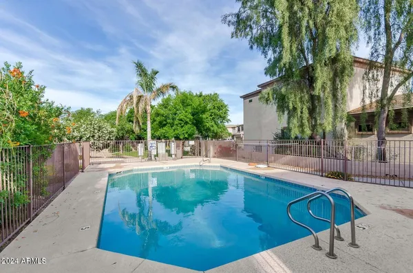 $1,950 | 3541 West Marconi Avenue, Phoenix, AZ 85053