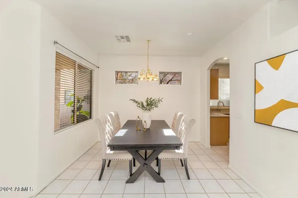 $1,950 | 3541 West Marconi Avenue, Phoenix, AZ 85053