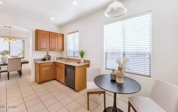 $1,950 | 3541 West Marconi Avenue, Phoenix, AZ 85053