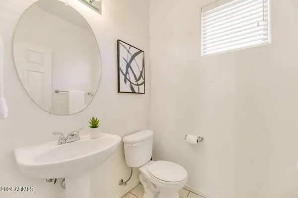 $1,950 | 3541 West Marconi Avenue, Phoenix, AZ 85053