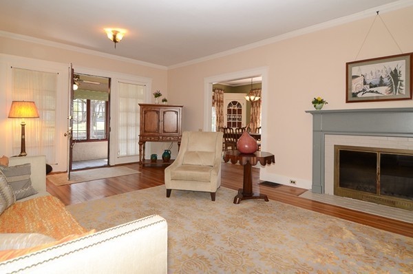 16 Riverdale Road Wellesley, MA 02481 - Photo 4 of 22