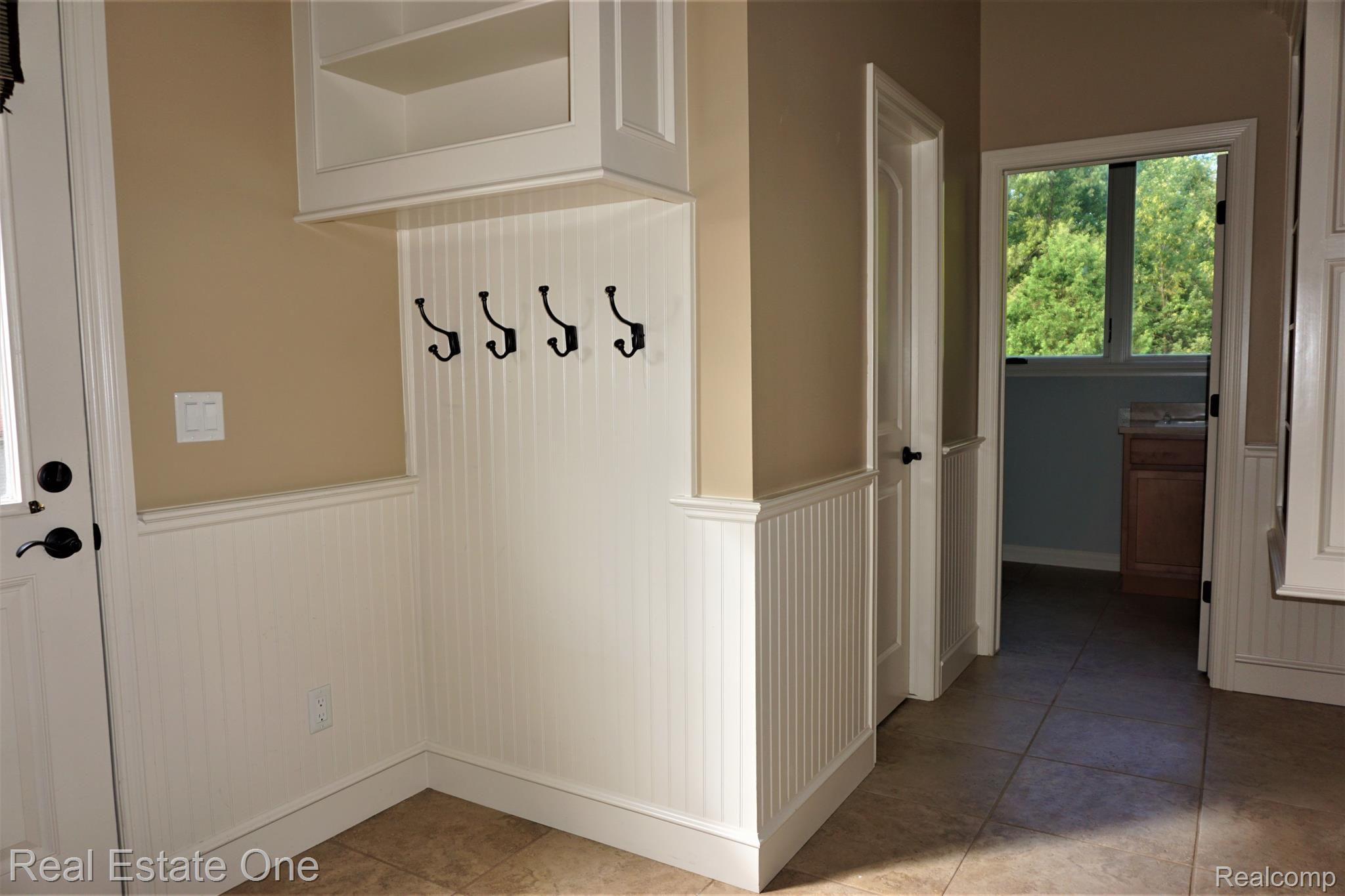 2949 Ambleside Court Rochester, MI 48306 - Photo 43 of 67 Mud Room off the Garage