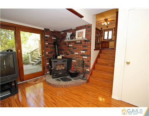 4 Churchill Road East Brunswick, NJ 08816 - Photo 12 of 25 Gallery Image 12