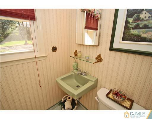 4 Churchill Road East Brunswick, NJ 08816 - Photo 13 of 25 Gallery Image 13