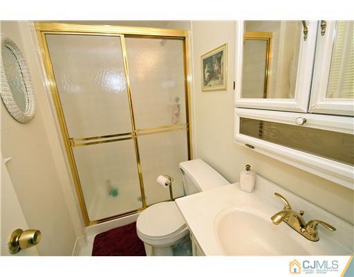 4 Churchill Road East Brunswick, NJ 08816 - Photo 18 of 25 Gallery Image 18