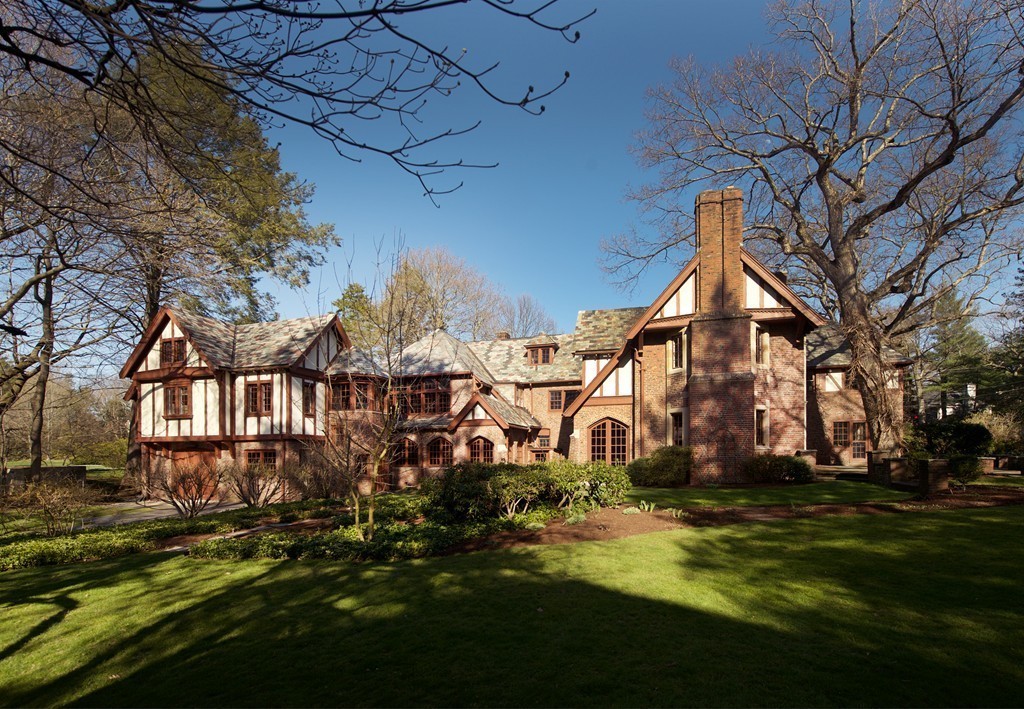 239 Chestnut Street Newton, MA 02465 - Photo 10 of 10 Gallery Image 10
