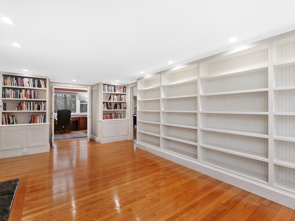 84 Craftsland Road Brookline, MA 02467 - Photo 6 of 30 Gallery Image 6