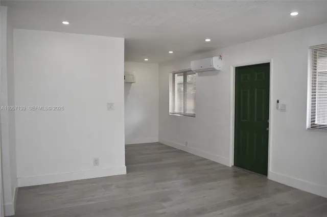 $2,000 | 900 Northwest 8th Avenue, Unit 1, Pompano Beach, FL 33060