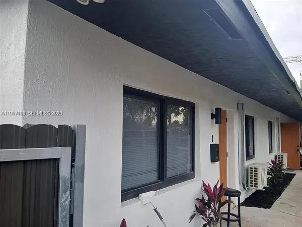$2,000 | 900 Northwest 8th Avenue, Unit 1, Pompano Beach, FL 33060