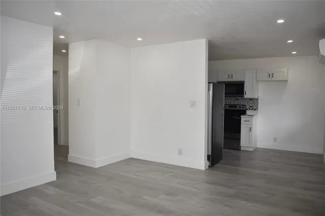 $2,000 | 900 Northwest 8th Avenue, Unit 1, Pompano Beach, FL 33060