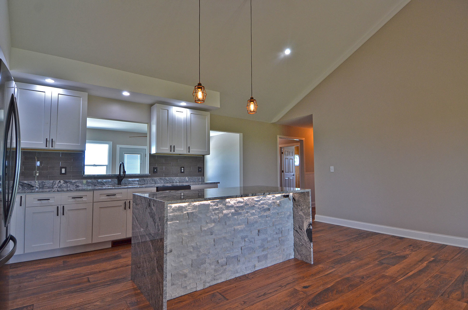 1449 North 36th Road Ottawa, IL 61350 - Photo 12 of 48