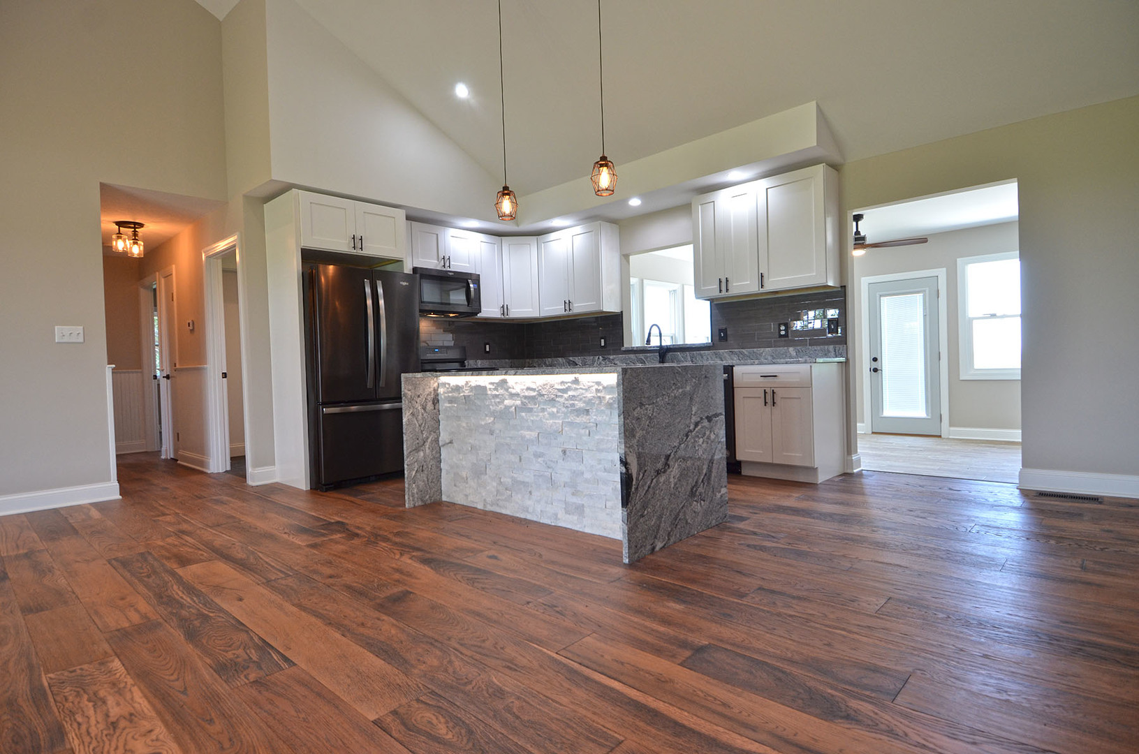 1449 North 36th Road Ottawa, IL 61350 - Photo 16 of 48