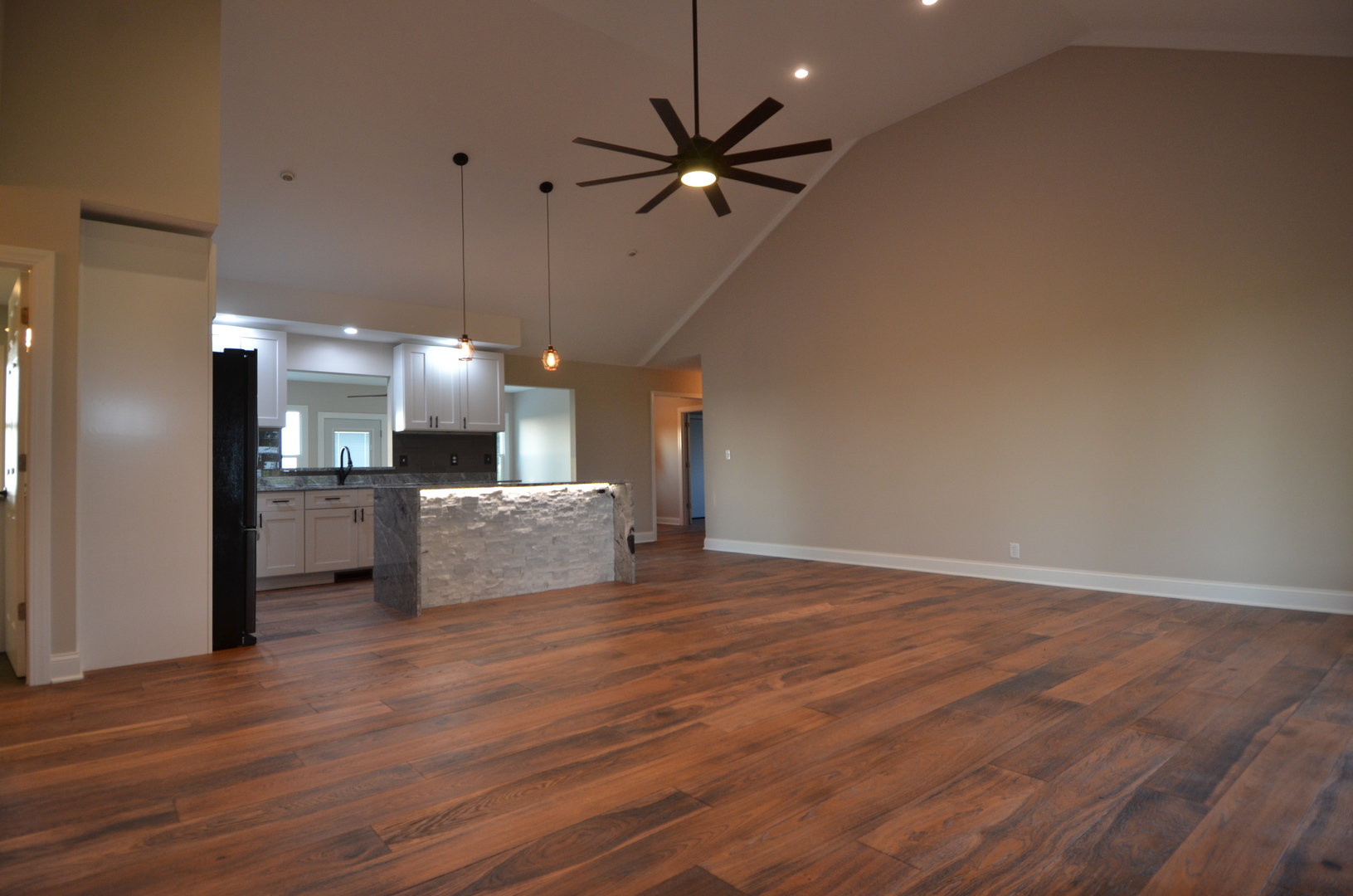 1449 North 36th Road Ottawa, IL 61350 - Photo 5 of 48