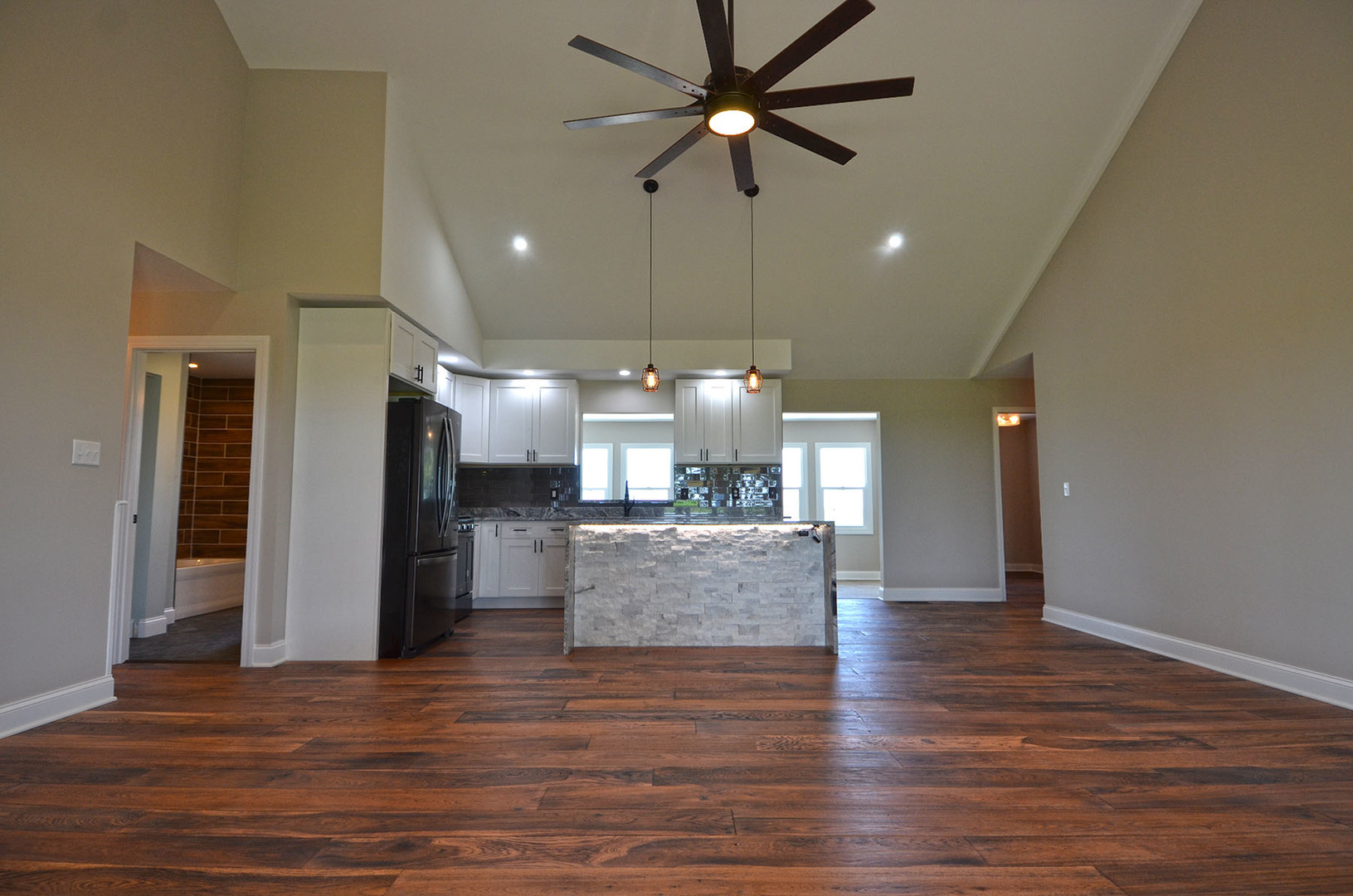 1449 North 36th Road Ottawa, IL 61350 - Photo 6 of 48
