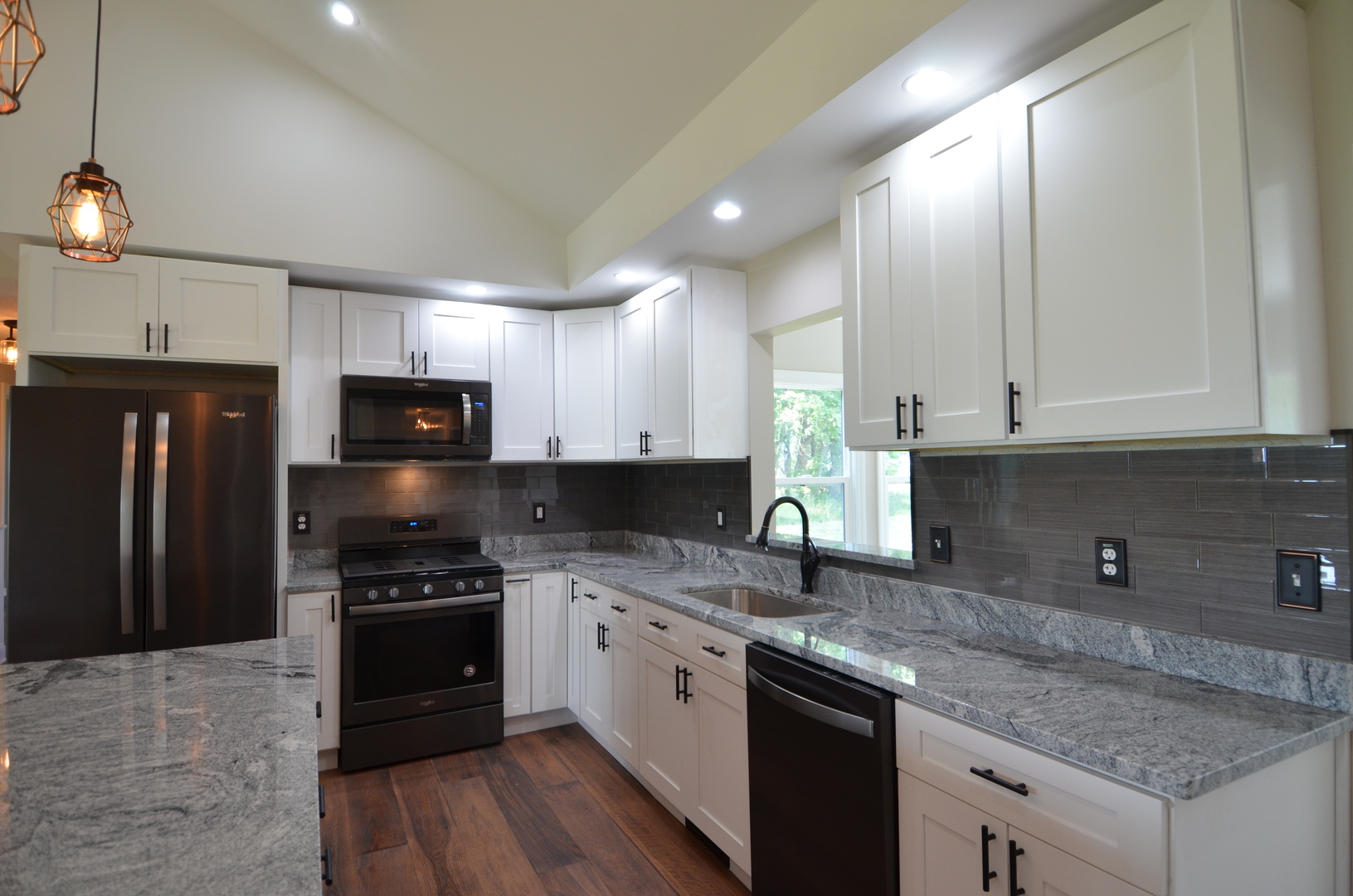1449 North 36th Road Ottawa, IL 61350 - Photo 8 of 48