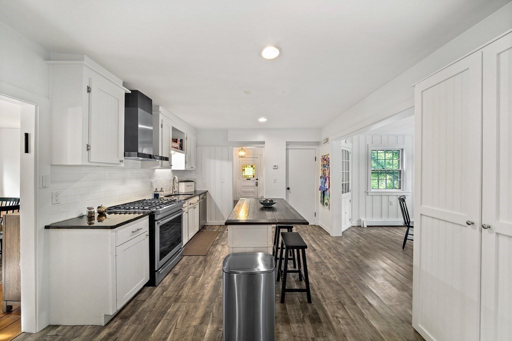 4 Oakland Road Sharon, MA 02067 - Photo 9 of 41 Gallery Image 9