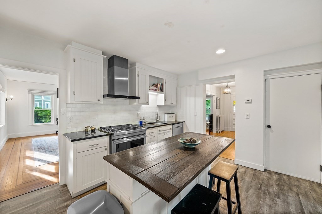 4 Oakland Road Sharon, MA 02067 - Photo 10 of 41 Gallery Image 10