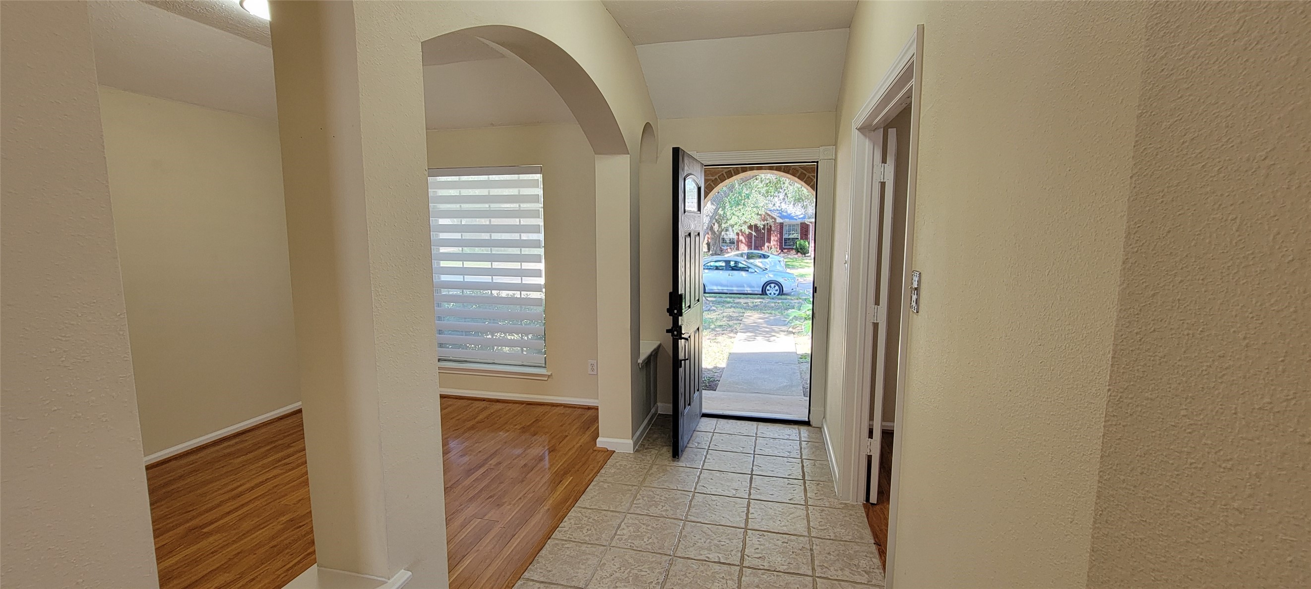 16306 April Ridge Drive Houston, TX 77083 - Photo 3 of 25