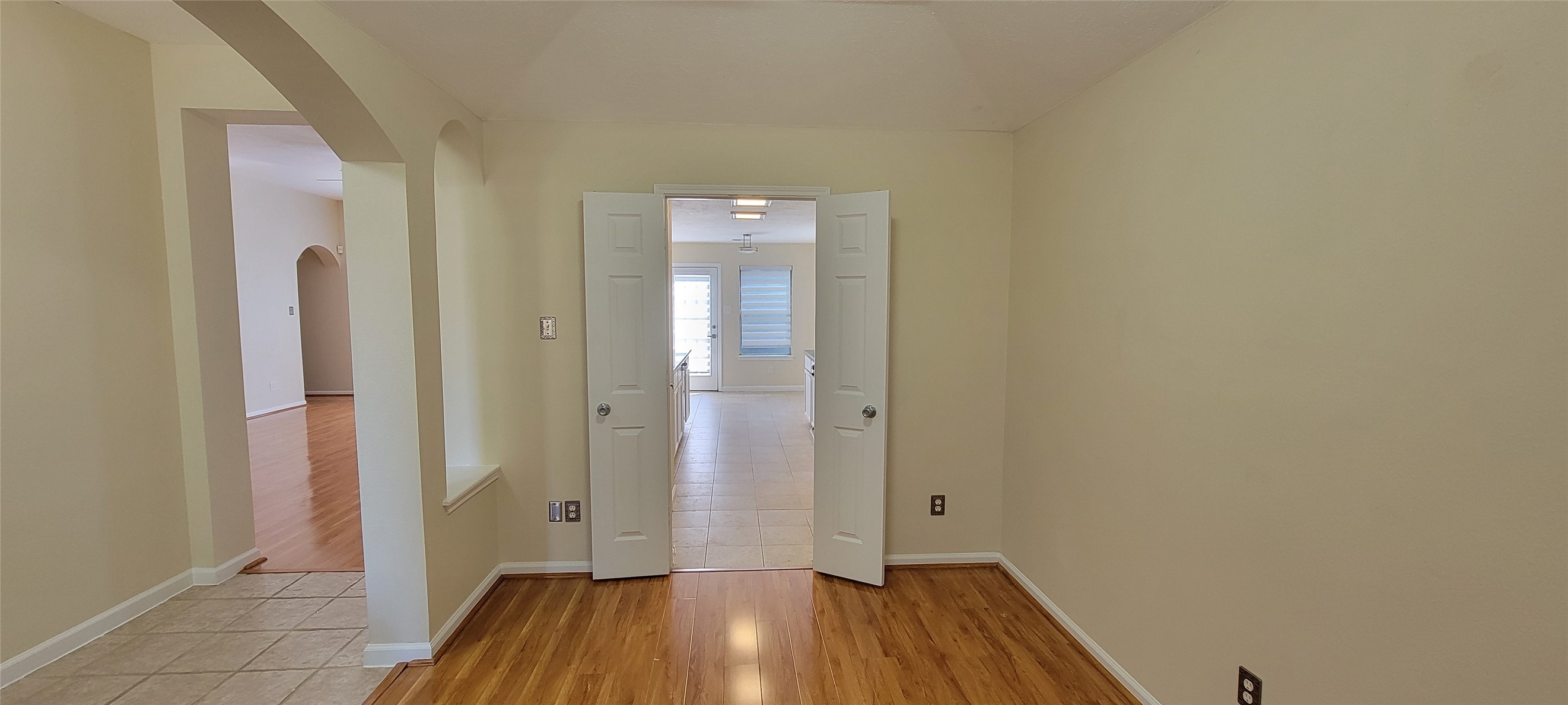 16306 April Ridge Drive Houston, TX 77083 - Photo 5 of 25