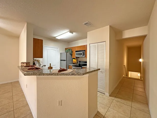 $225,000 | 154 Southwest Peacock Boulevard, Unit 28205, Port St. Lucie, FL 34986