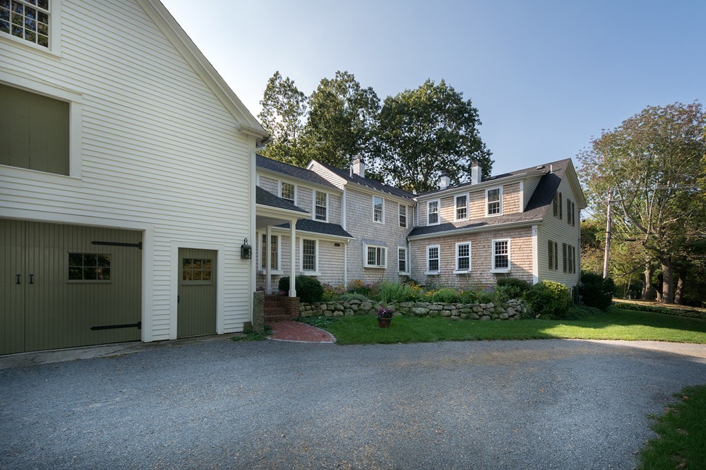 685 Highland Street Marshfield, MA 02050 - Photo 3 of 29