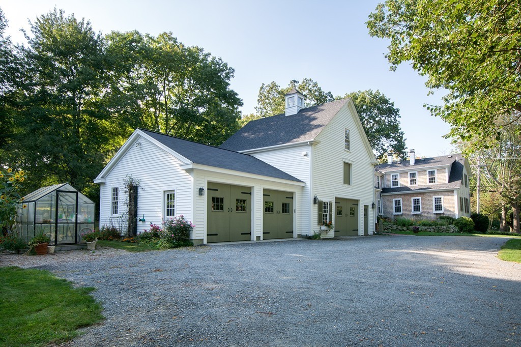 685 Highland Street Marshfield, MA 02050 - Photo 4 of 29