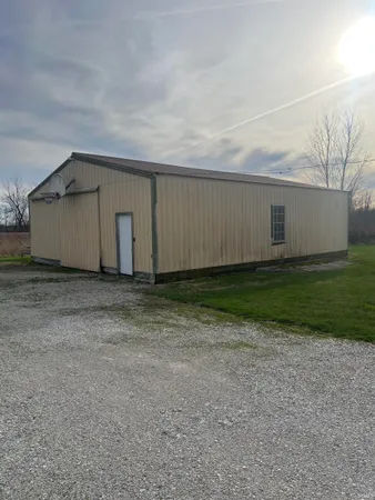 $380,000 | 10623 West 300th Street South, Lyons, IN 47443