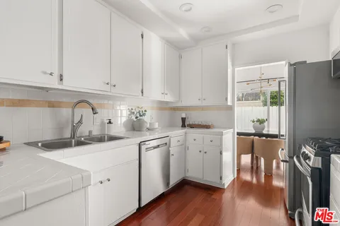 $1,295,000 | 1127 9th Street, Unit 103, Santa Monica, CA 90403