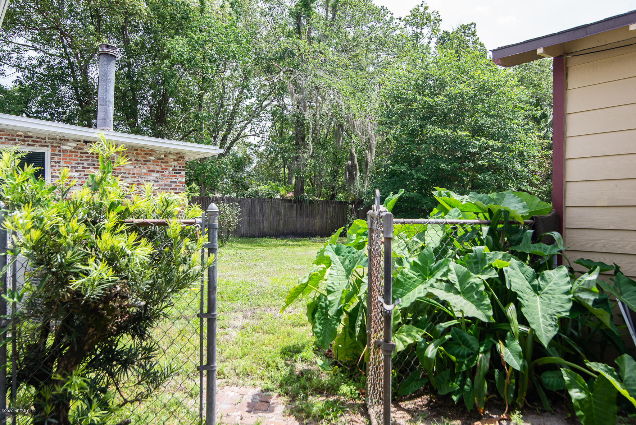 2335 Parental Home Road Jacksonville, FL 32216 - Photo 36 of 39 backyard