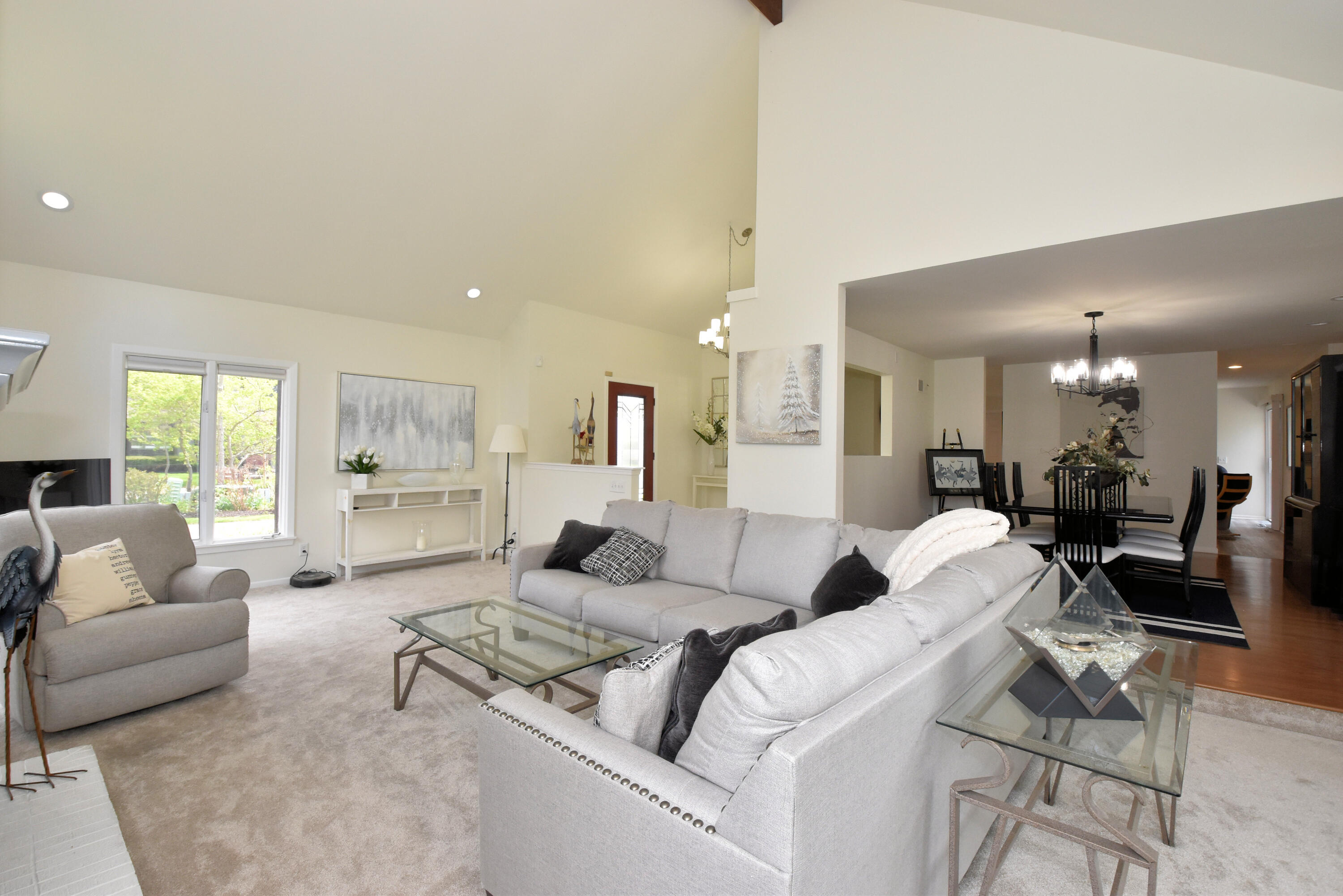 41 Campus Court Wind Point, WI 53402 - Photo 5 of 29 Living Room & Dining