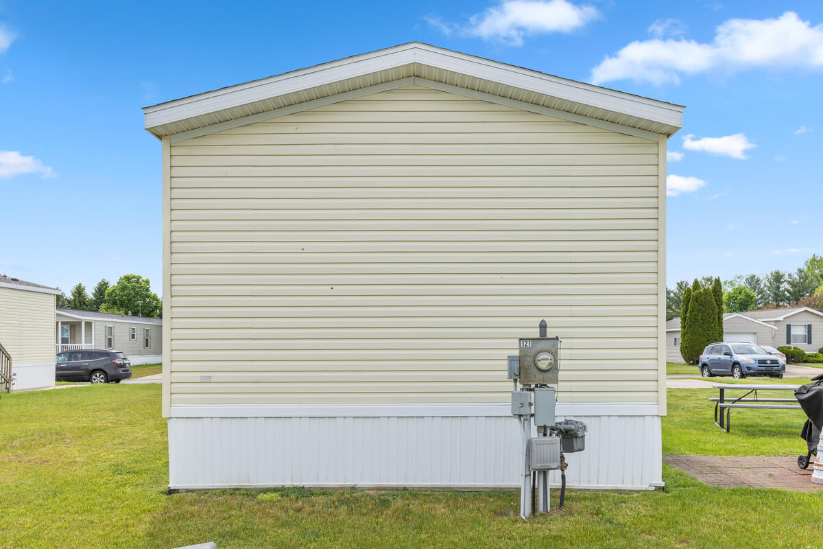 360 East Tuttle Road, Unit 121 Ionia, MI 48846 - Photo 18 of 20 360-E-Tuttle_018