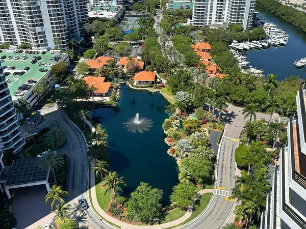 $3,100 | 19195 Northeast 36th Court, Unit 2703, Aventura, FL 33180