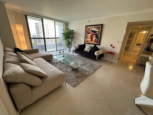 $3,100 | 19195 Northeast 36th Court, Unit 2703, Aventura, FL 33180